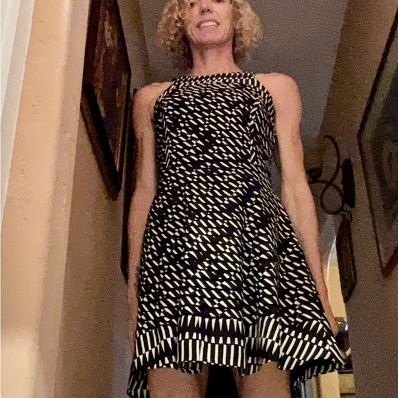 NWOT B & W Patterned Dress made from Parker - Picture 2 of 8